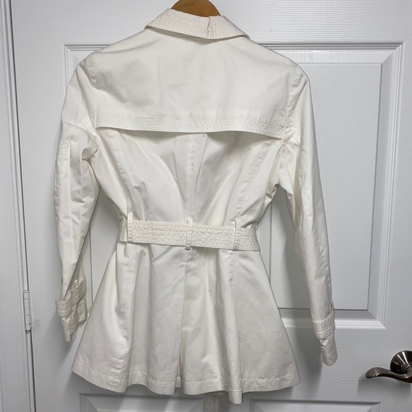 SOLD!!Banana Republic White Sexy Trench Coat - Picture 6 of 8
